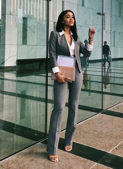 @badgalronnie Shirin David, Soulmate Au, Women Lawyer, Lawyer Fashion, Lawyer Outfit, Baby Phat, Famous Models, Professional Outfits, Business Casual Outfits