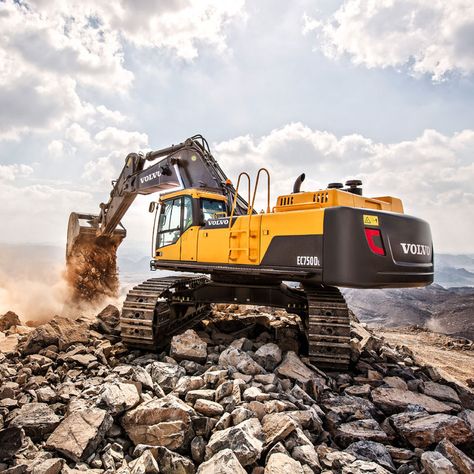 Volvo Construction Equipment, Excavator Machine, Volvo Excavator, Steel And Concrete, Tractor Loader, Construction Companies, Heavy Construction Equipment, Yellow Plants, Army Corps Of Engineers