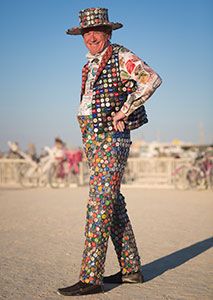 People | Burning Man Photos Recycled Fashion For Men, Trashion Show Recycled Fashion, Trash Fashion, Newspaper Dress, Burning Man Art, Recycled Outfits, Recycled Dress, Burning Man Costume, Thrift Store Refashion