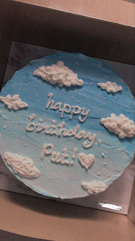 My birthday✨ Sky Blue Cake Design, Blue Cloud Cake, Sky Theme Cake, Butter Icing Cake Designs, Rain Cake, Cloud Cakes, Sky Cake, Teachers Day Cake, Icing Cake Design