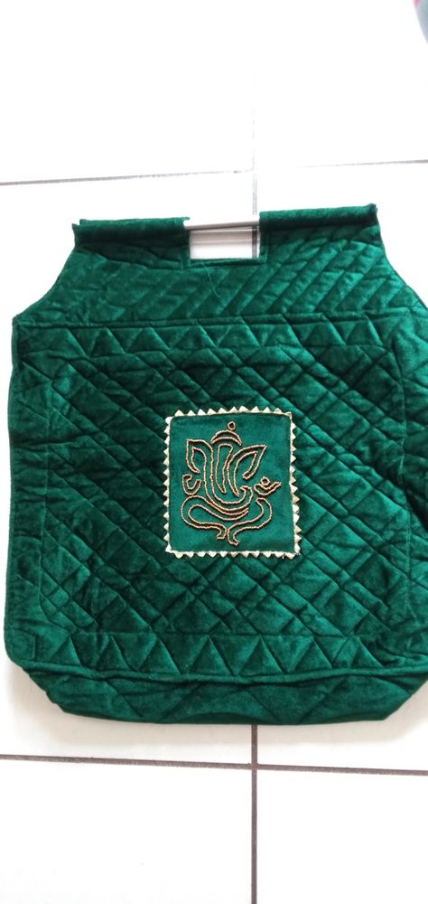 Green Lagan Thelo #greenlaganthelo #thelo #green #ganpati #ganeshji Moti Toran Designs Doors Handmade, Frock Design For Stitching, Ganpati Painting, Creative Items, Moti Work, Caption For Girls, Bridal Gift Wrapping Ideas, Basic Embroidery, Trendy Purses