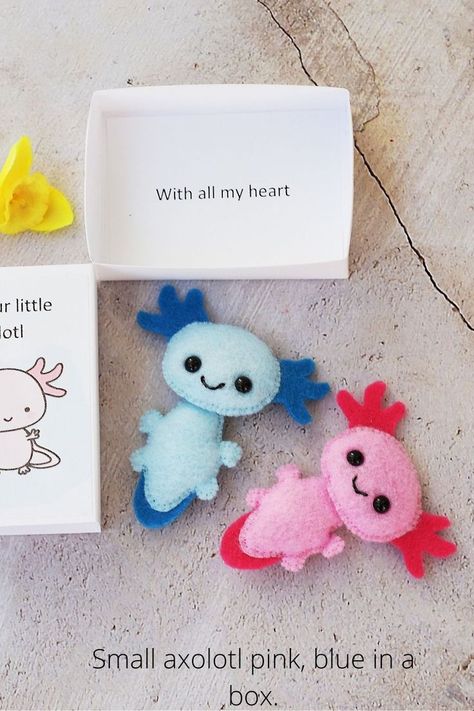 Handmade Felt Toys, Small Handmade Gifts, Cute Small Gifts, Love From A Distance, Mini Felt Animals, Sending You Hugs, Cute Little Gifts, Tiny Gifts, Cute Sewing Projects