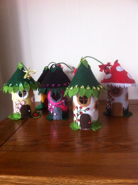 Paper Tube Fairy Houses, Toilet Paper Roll Fairy House, Fairy House Crafts For Kids, Diy Fairy Village, Miniature Houses Diy, Hobbit Crafts, Fairy Diy, Easter Hairstyle, Fairy House Crafts