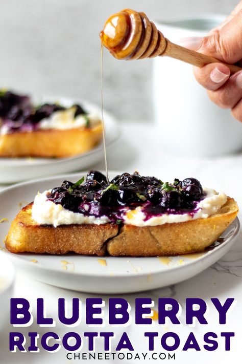 Lemon Blueberry Ricotta Toast is a super simple brunch or snack idea that you'll love! This ricotta and blueberry toast combines a homemade blueberry compote, whipped ricotta, sourdough toast, fresh basil, and honey! #brunchideas #fancybreakfastideas #ricottatoast #blueberrytoast #blueberryricottatoast #lemonblueberrytoast #toast #brunchrecipe Whipped Ricotta Toast, Easy Brunch Ideas, Whipped Ricotta Recipe, Blueberry Toast, Berry Toast, Blueberry Ricotta, Fancy Toast, Ricotta Recipe, Fancy Breakfast