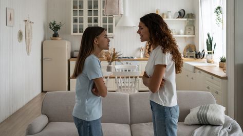 6 Things NOT to Say When Your Kid Starts Talking Back Mother Daughter Relationship Quotes, Everything She Wants, Mother Daughter Relationships, Strict Parents, Narcissistic Mother, Talking Back, Positive Behavior, Screen Time, Parenting Hacks