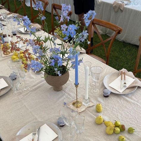 Spring Dinner Party Decor, Small Arrangements, Table Florals, Table Scapes, Table Set Up, Future Wedding Plans, 2024 Wedding, Wedding Table Settings, Wedding Tablescapes