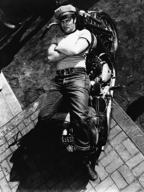 Marlon Brando – The Wild One Anna Kashfi, Marlon Brando James Dean, Triumph Thunderbird, Jean Simmons, Motorcycle Gang, Wow Photo, The Wild One, Tennessee Williams, Jaden Smith