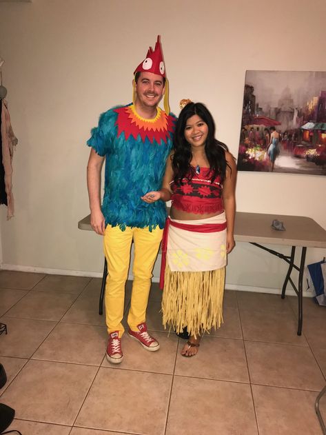 Moana And Hei Hei Costume Couple, Moana And Hay Hay Costume, Moana And Hei Hei Costume, Hay Hay Costume Moana, Hei Hei Costume Diy Adult, Moana Couple Costume, Hay Hay Moana, Moana And Hei Hei, Hei Hei Costume