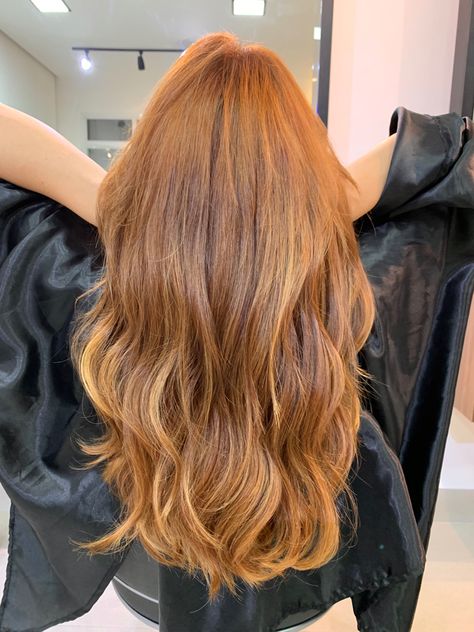 Sparkling Ginger Hair, Red Hair Gloss, Redhead With Highlights, Red Hair Blonde Highlights, Ginger Highlights, Hair Blonde Highlights, Light Red Hair, Red Hair With Blonde Highlights, Salon Life