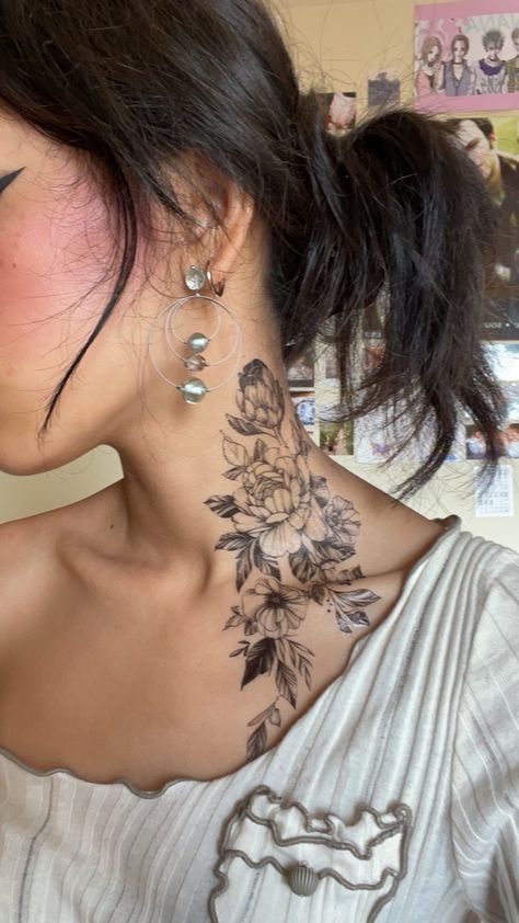 Neck Plant Tattoo, Plus Size Neck Tattoo, Botanical Neck Tattoo, Neck Floral Tattoo, Neck Tattoo Floral, Art Deco Tattoo Sleeve, Neck Tattoos Women Throat, Floral Neck Tattoo, Female Neck Tattoo Ideas