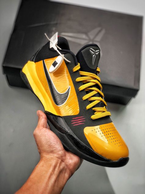 Kobe 5 Bruce Lee, Kobe 6 Shoes, Nba Clothes, Sneaker Head Closet, Basketball Dress, Kobe 5 Protro, Kobe 5, Nike Tenis, Kobe 6