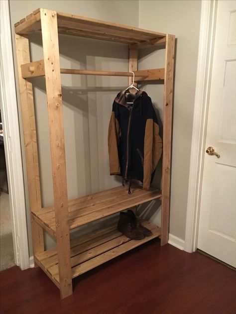 2x4 Clothes Rack, Diy Standalone Closet, Homemade Wardrobe Ideas, Diy Free Standing Closet, Stand Up Closet, Hang Shelf, Homemade Wardrobe, Wood Closet Shelves, Pallet Closet