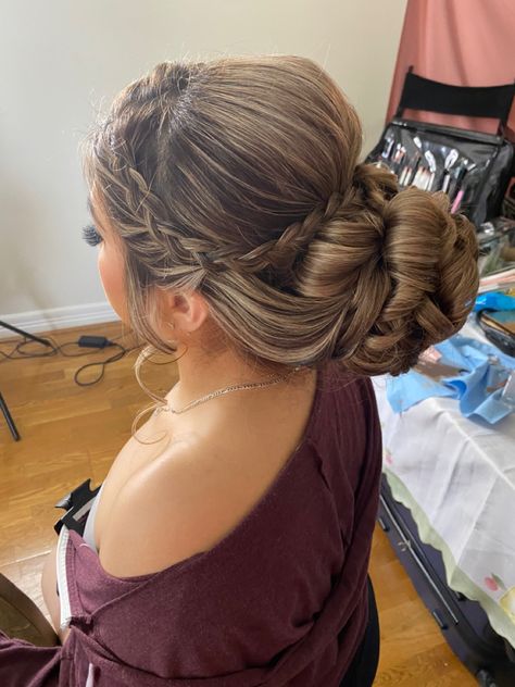 #updo #hairstyles #updosnaturalhairstyles #bridalhair #quince #quinceañera #bride #weddinghair #weddinghairstyle updo hairstyles #houstonhairstylist #hairstyleideas #hairideas #hairofinstagram #hairstylesforshorthair Mom Quince Hairstyles, Hairstyles For A Quinceanera Guest, Short Hair Quinceanera Hairstyles, Quince Mom Hairstyles, Quinceanera Mom Hairstyles, Masquerade Quinceanera, Quinceanera Hairstyles, Quince Hairstyles, Quince Ideas