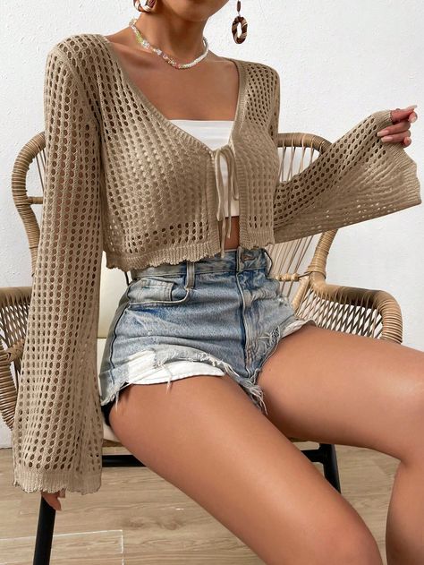 Spain Outfit, Chic Romper, Product Animation, Mode Crochet, Summer Trends Outfits, Cardigan Crop Top, Outfit Inspo Summer, 3d Product, Trumpet Sleeve