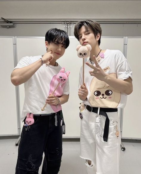 Changbin And Seungmin, Kids Mood, Strong Love, Stray Kids Seungmin, Kids Icon, Kids Pictures, Lee Min Ho, Reality Show, K Idols