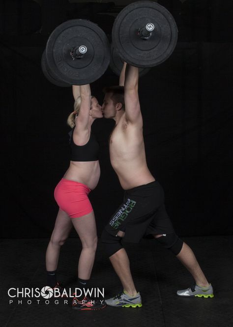 CrossFit Couples Photography, CrossFit Pregnancy Photography Fertility Foods For Women, Crossfit Couple, Fitness Couples, Crossfit Baby, Shooting Sport, Pregnancy Exercises, Gym Pics, Gym Couple, Fertility Foods