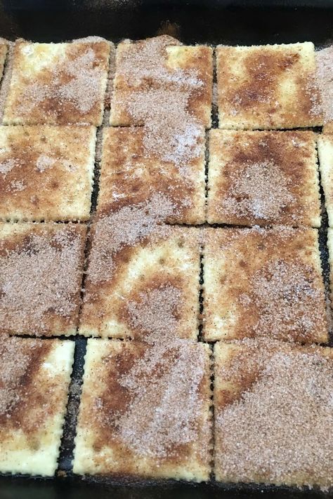 Cinnamon Sugar Crackers You Can’t Say No To Cinnamon Toast Bread, Bars With Sweetened Condensed Milk, Cinnamon Snack, Dolly Bars, Graham Cracker Butter, Hello Dolly Bars, Crackers Appetizers, Seasoned Crackers, Toast Bread