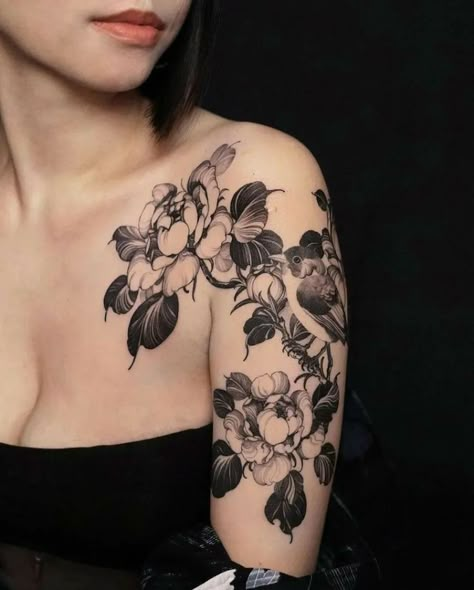 Goth Tattoo Women, Goth Botanical Tattoo, Emo Flower Tattoo, Goth Floral Tattoo, Gothic Feminine Tattoos, Gothic Shoulder Tattoo, Dark Floral Tattoo Sleeve, Goth Tattoos For Women, Goth Flower Tattoo