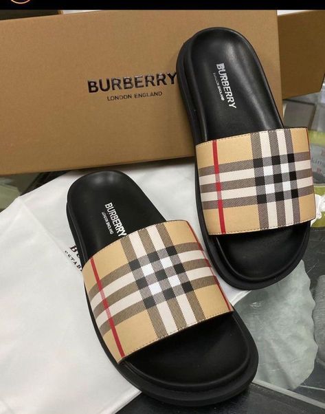 Burberry Slides, Gucci Cap, Luxury Hats, Cute Nike Outfits, Shoe Wishlist, Cute Nikes, Girly Shoes, Sneaker Slippers, Burberry London