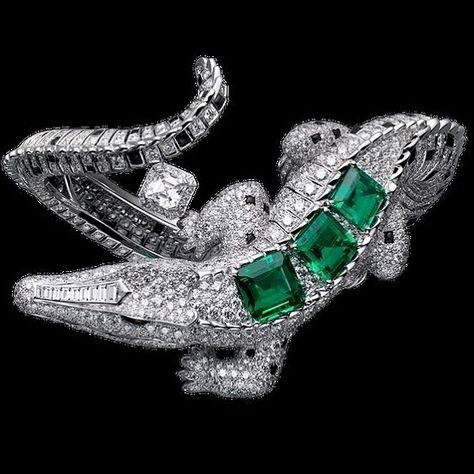 Cartier Crocodile..... Bracelet Diamonds,Emerald ..#highjewelry #cartierdubai #jewelry #cartierparis #cartierlondon #cartiernewyork…” Alligator Jewelry, Panther Jewelry, Tiger Jewelry, High Fashion Jewelry, Jewelry Design Drawing, Diamond Jewel, Hot Jewelry, Cartier Jewelry, Mom Jewelry