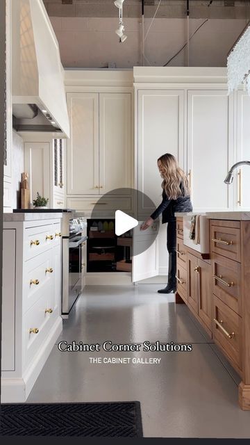 The Cabinet Gallery Utah on Instagram: "Transforming kitchens into a space-efficient haven! Say goodbye to wasted cabinet corners and hello to smart storage solutions.   This walnut blind corner optimizer ensures every inch of the kitchen to be utilized, providing easy access to all your essentials. Maximize space without compromising on style.   Custom cabinetry: @thecabinetgalleryutah   #KitchenOrganization #blindcornercabinets #cornercabinet #cornercabinetsystems #kitchendesign #kitchendesignideas #kitchendesigner #kitchendesigns #kitchencabinets #kitchencabinetdesign   Kitchen goals, kitchen design ideas, kitchen design, kitchen cabinetry, blind corner pull outs" Kitchen Cabinet Corners, Corner Countertop Ideas, Kitchen Range Wall, Corner Kitchen Design, Blind Corner Cabinet Solutions, Corner Cabinet Ideas, Kitchen Corner Cabinet Ideas, Corner Kitchen Cabinets, Corner Kitchen Cabinet Ideas