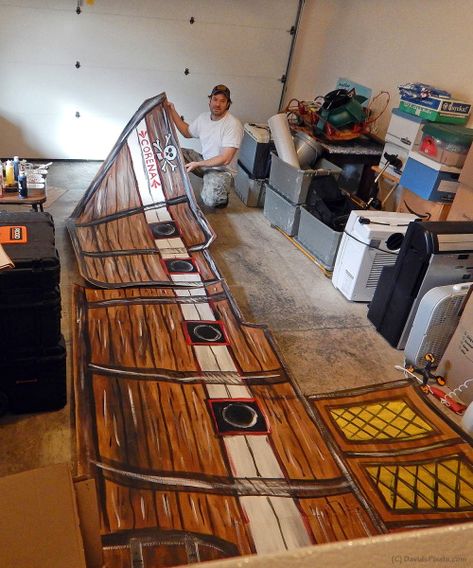 Cardboard Pirate Ships - Halloween 2015 Art Project Pirate Ships Diy, Ship Props, Cardboard Pirate Ship, Pirate Halloween Decorations, Pirate Halloween Party, Sea Hag, Pirate Props, Homecoming Floats, Ship Ideas