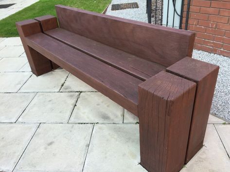 Rustic Outdoor Benches, Sleepers In Garden, Outdoor Sofa Diy, Outdoor Bench Seating, Wood Bench Outdoor, Diy Wood Bench, Wood Yard Art, Railway Sleepers, Rustic Bench