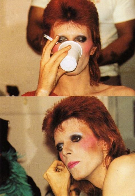 David Bowie Ziggy Stardust Makeup, Stardust Makeup, David Bowie Makeup, Bowie Ziggy Stardust, Mick Ronson, David Bowie Ziggy Stardust, David Bowie Ziggy, Bus Pass, Ziggy Stardust