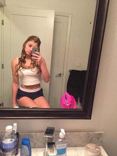 Lia Marie Johnson, Celebrity Selfies, Buzz Lightyear, Amazing Stories, Trending Memes, Viral Videos, Mirror Selfie, Celebrities