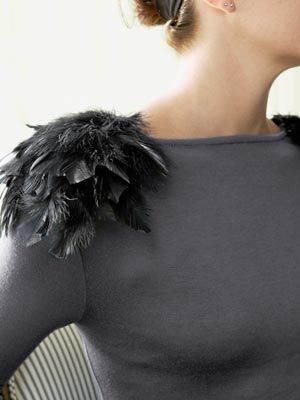 Geek Outfit, Raven Costume, Halloween Chic, Owl Costume, Halloween Craft Projects, Bird Costume, Manualidades Halloween, Easy Halloween Crafts, 31 Days Of Halloween