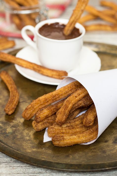 These Churros Con Chocolate are undeniable Spanish breakfast favorites. I can understand why! Spanish Breakfast, Churros Con Chocolate, Latin American Recipes, Brunch Inspiration, Churros Recipe, Chef Inspiration, Chocolate Cinnamon, Breakfast Bake, Keto Dessert Recipes