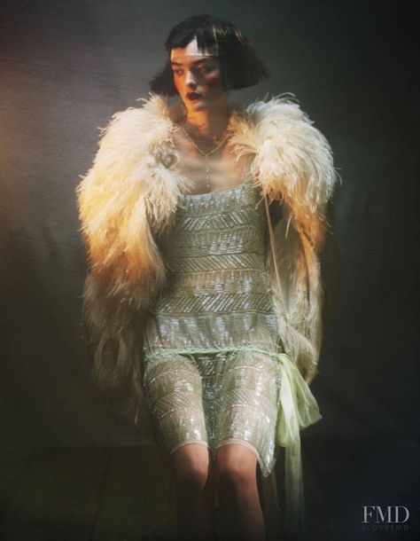 Twenties Vision in How to Spend It - Financial Times with Sam Rollinson - (ID:3545) - Fashion Editorial | Magazines | The FMD #lovefmd Warrior Fashion, Flapper Fashion, Camera Life, Deco Fashion, Glamorous Fashion, 1920s Style, Street Style Blog, Gatsby Style, Gatsby Party