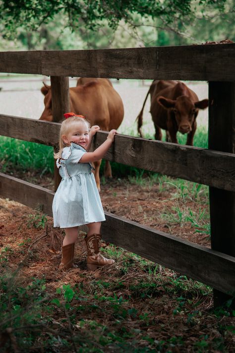 Farm 2nd Birthday Photoshoot #farmphotographysession #toddlergirl #birthdaysession #happybirthday #children #upstatescphotographer #lgroomsphotography 2nd Birthday Photoshoot, Farm 2nd Birthday, Farm Photoshoot, Animal Photoshoot, Toddler Photoshoot, Farm Photography, Farm Birthday, On The Farm, Birthday Photoshoot