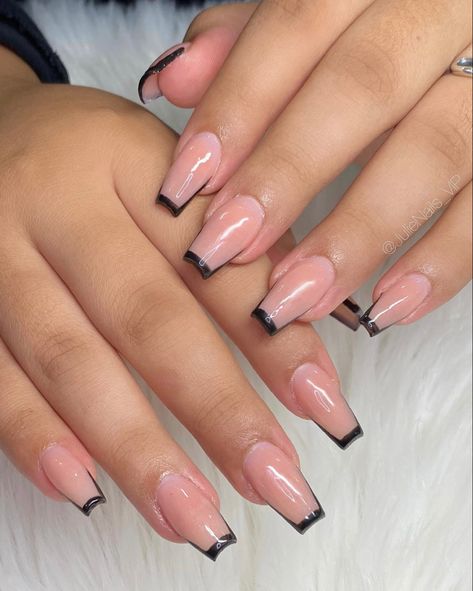 Nude and black thin french tip modern nails French Tip Acrylic Nails On Black Women, Straight Line French Tip, French Tip Modern, French Black Tip Nails, Black And Nude Nails, Ballerina Nails Shape, Black French Nails, French Tip Nail Designs, Gold Glitter Nails