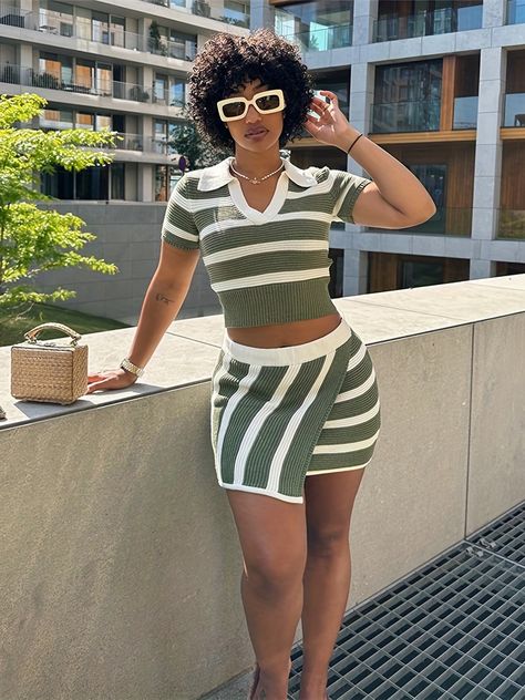 Faster shipping. Better service Asymmetrical Skirt Outfit, Hem Skirt Outfit, Rok Outfit, Matching Skirt Set, Skirt Streetwear, Crop Top Skirt Set, Striped Two Piece, Pullover Outfit, Rock Outfit