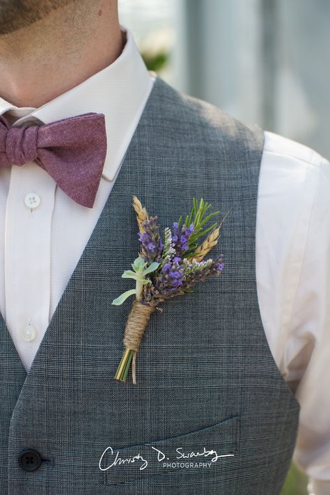 Lavender and wheat groom's boutonniere wrapped with twine.  Flowers by Janie- Calgary Wedding Florist www.flowersbyjanie.com  Photo: @CDSphoto Lavender And Wheat Wedding, Wildflower Boutonniere Groomsmen, Outfit Guys, Wheat Wedding, Lavender Boutonniere, Boutonniere Wedding Rustic, Wedding Kids Outfit, Groom's Boutonniere, Twine Flowers