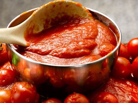 Low Sodium Pasta Sauce, Low Sodium Spaghetti Sauce, Basic Tomato Sauce Recipe, Crab Sauce Recipe, Basic Tomato Sauce, Brown Recipe, Marinara Sauce Homemade, Alton Brown, Tomato Sauce Recipe