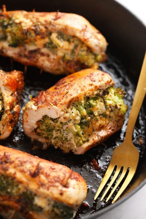 Broccoli And Cheese Stuffed Chicken, Broccoli Stuffed Chicken, Broccoli Stuffed Chicken Breast, Healthy Stuffed Chicken, Baked Stuffed Chicken, Chicken Breast Stuffed, Easy Chicken Marinade, How To Make Broccoli, Fit Foodie Finds