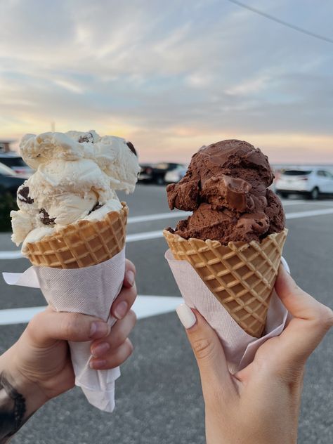 Aesthetic Ice Cream, Asthetic Ice Cream Pictures, Summer Ice Cream Aesthetic, Two Ice Cream Aesthetic, Ice Cream Aesthetic, Ice Cream Beach Aesthetic, Ice Cream At The Beach Aesthetic, Ice Cream Pictures, Electric Ice Cream Maker