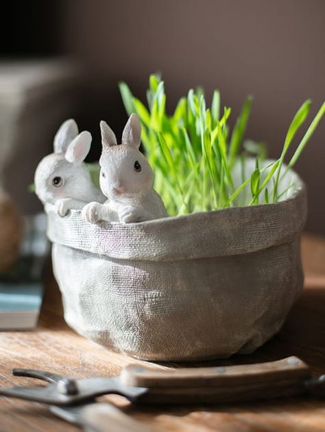 Spring Table Centerpieces, Bunny Planter, Eco Friendly Paint, Peonies Garden, Spring Table, Balcony Decor, Succulent Planter, Animal Sculptures, Outdoor Plants