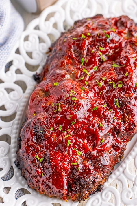 One of my all-time favorite recipes that's perfect for busy weeknights: Air Fryer Meatloaf. Extremely flavorful and ready in about 35 minutes! Meatloaf Easy Recipe, Air Fryer Meatloaf, Meatloaf Easy, Best Air Fryer, Easy Meatloaf, Best Air Fryers, Air Fryer Dinner Recipes, Meatloaf, Easy Recipe