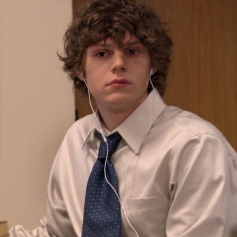 Evan Peters - Luke Cooper Evan Peters Luke Cooper, Evan Peters The Office, Luke Cooper, Nate Jacobs, Evan Peter, Alex Evans, American Teenager, Tate And Violet, Peter Maximoff