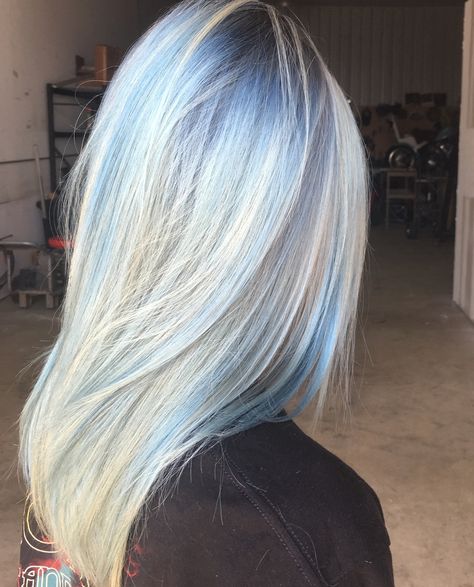 Blue and white hair Blonde Hair Light Blue Highlights, White Hair With Light Blue Highlights, Blue Tips On Blonde Hair, White Hair Blue Streaks, Light Blue Blonde Hair, White Hair With Blue Streaks, White Hair With Colored Highlights, White Hair Blue Highlights, Blonde Hair With Blue Lowlights