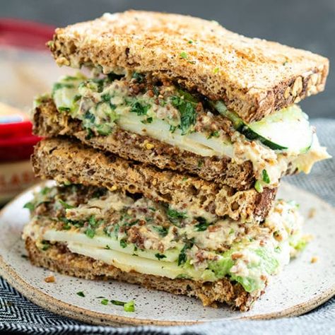 #AD Tabbouleh Hummus Avocado Sandwich - plant based, delicious, and flavorful! #sabra #krollskorner #sandwich #thereciperedux Plant Based Sandwich, Homemade Grilled Cheese, Sabra Hummus, Hummus Avocado, Hummus Sandwich, Homemade Dips, Avocado Health Benefits, Cold Sandwiches, Avocado Sandwich