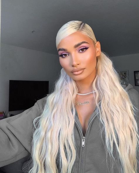 Princess Pia Mia, Pia Mia, Lavender Eye, Princess Makeup, Makeup Icons, Wind In My Hair, Editorial Hair, Makeup Transformation, Pink Eyeshadow