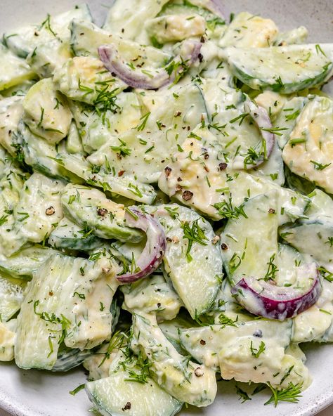 Quick & Easy Cucumber Avocado Salad to Shed Water Weight & Inflammation! | Clean Food Crush Cucumber Avocado Salad, Avocado Dessert, Avocado Salad Recipes, Cucumber Avocado, Avocado Salat, Clean Food Crush, Food Crush, Quick Lunch, Diet Vegetarian