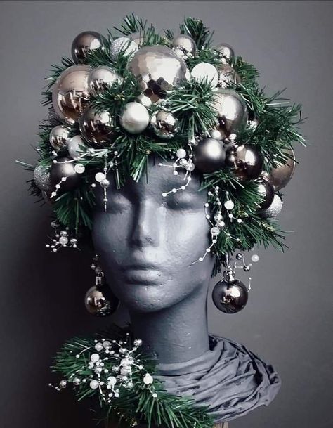 Storefront Decor, December Goals, Salon Window, Salon Christmas, Mannequin Christmas Tree, Christmas Styles, Hair Challenge, Decoration Vitrine, Window Designs