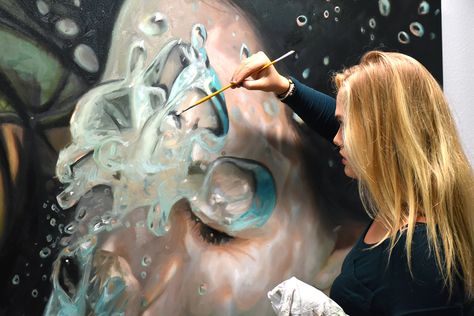 This month we’re excited to share stories of amazing women who draw their inspiration and experiences from the sea. Meet artist, Reisha Perlmutter Reisha Perlmutter, Underwater Paintings, Water Artists, Tenacious D, Underwater Painting, Realistic Oil Painting, Painting Woman, Under Water, Hyperrealism