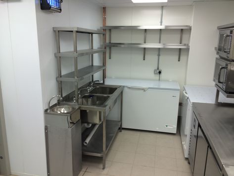 Mini Commercial Kitchen, Temporary Kitchen Setup, Commercial Kitchen Storage Ideas, Home Bakery Kitchen Small Spaces, Small Home Bakery Kitchen Design, Small Bakery Kitchen Layout, Small Bakery Kitchen, Small Commercial Kitchen Design, Small Restaurant Kitchen Design