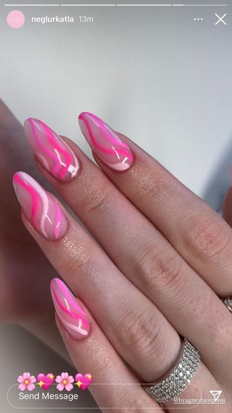 Hot Pink And Chrome Nails, Pink Nail Designs Almond Shape, Swirled Nails, Nails Court, Pink Oval Nails, Almond Nails Pink, Almond Acrylic Nails Designs, Pink Tip Nails, Classy Acrylic Nails